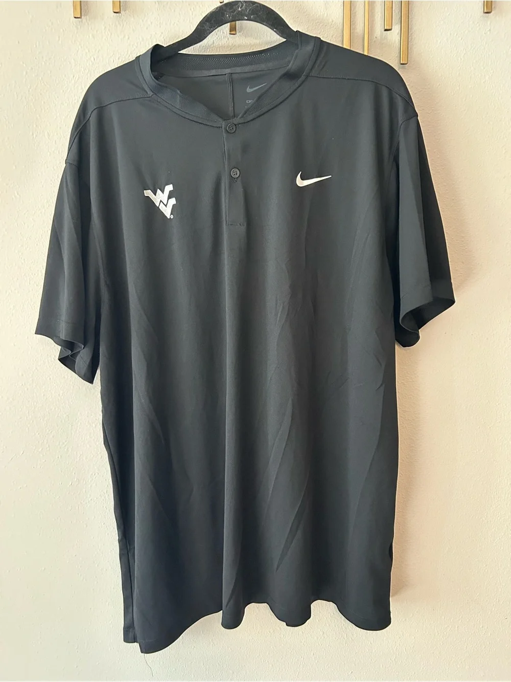 Nike Men’s Black Short-Sleeve with WVU Logo